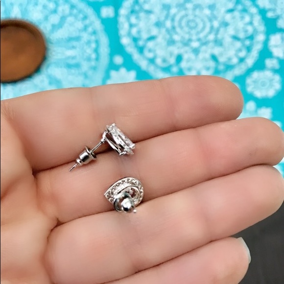NEW!๐๐TEARDROP! PAVE CZ STUDS!๐๐HIGH QUALITY! - Picture 4 of 8
